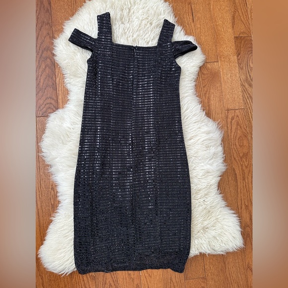 Dress - Picture 4 of 6